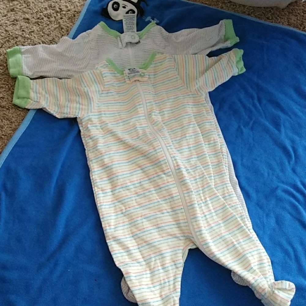 2 unisex pj's
